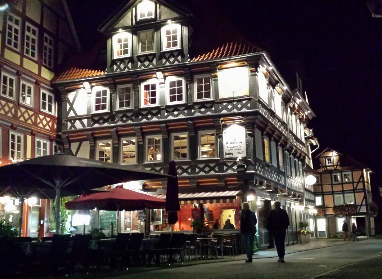 Fachwerk-Hotel Eisenbart Hannoversch Münden Buitenkant foto